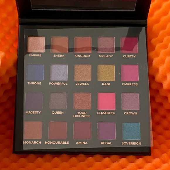 Eloise Beauty - The Queen Eyeshadow Palette - Picture 6 of 6